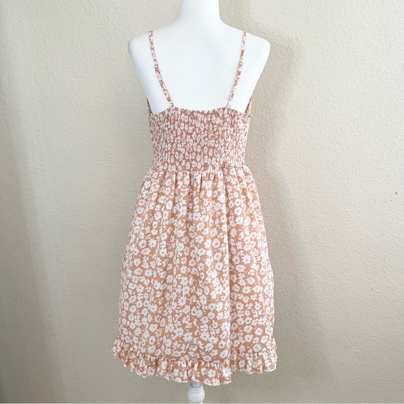 Floral dress size Med/large - Picture 4 of 7